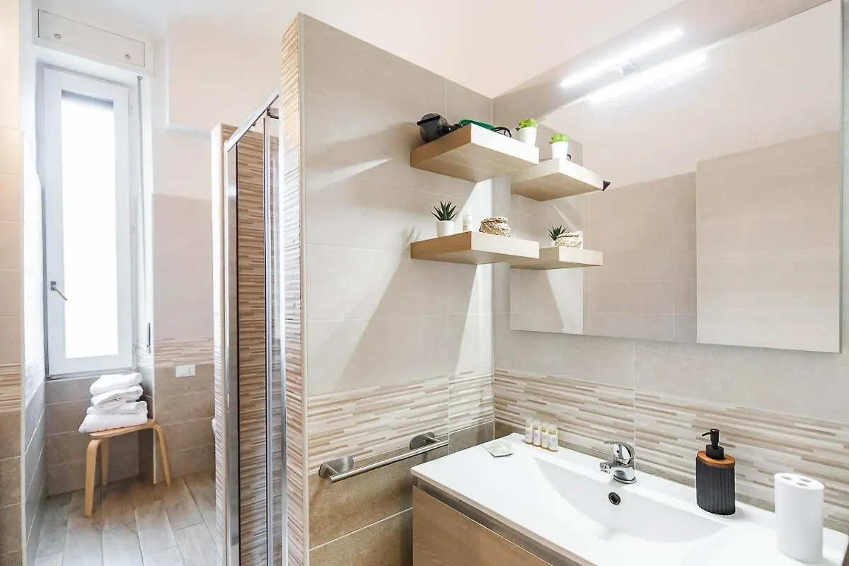 Duomo 10 Minuti Family House 5 Pax Balcone Wifi Apartment Milan